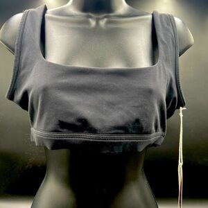 New Logilates black crisscross square‎ neck bra size medium no pads. NWT